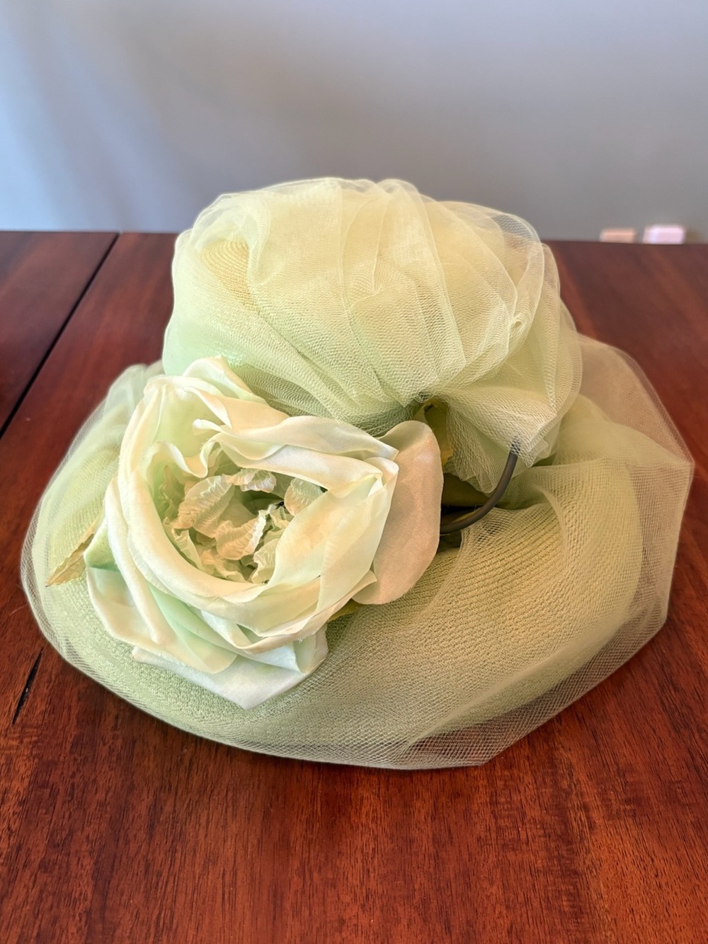 Vintage 1960s Mantessa Pastel Lime Mint Green Tulle Straw Floral Dress Derby Hat